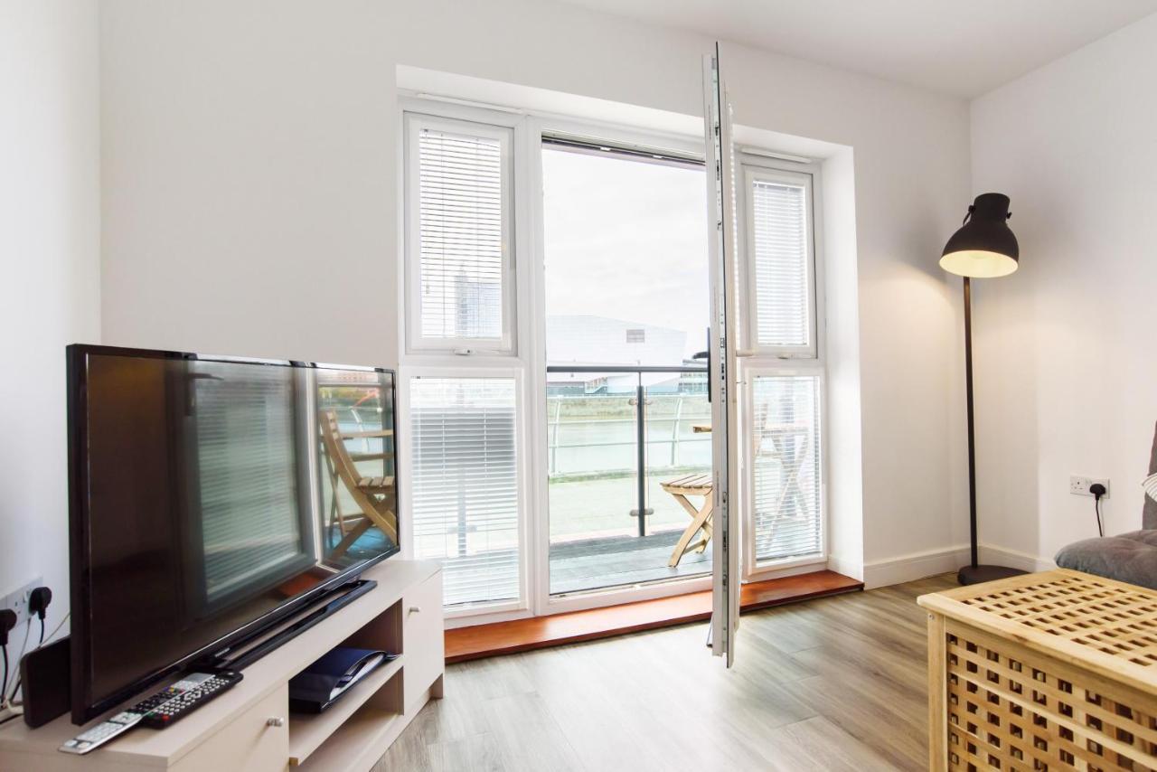 Raphael Retreat Apartment Нюпорт Екстериор снимка
