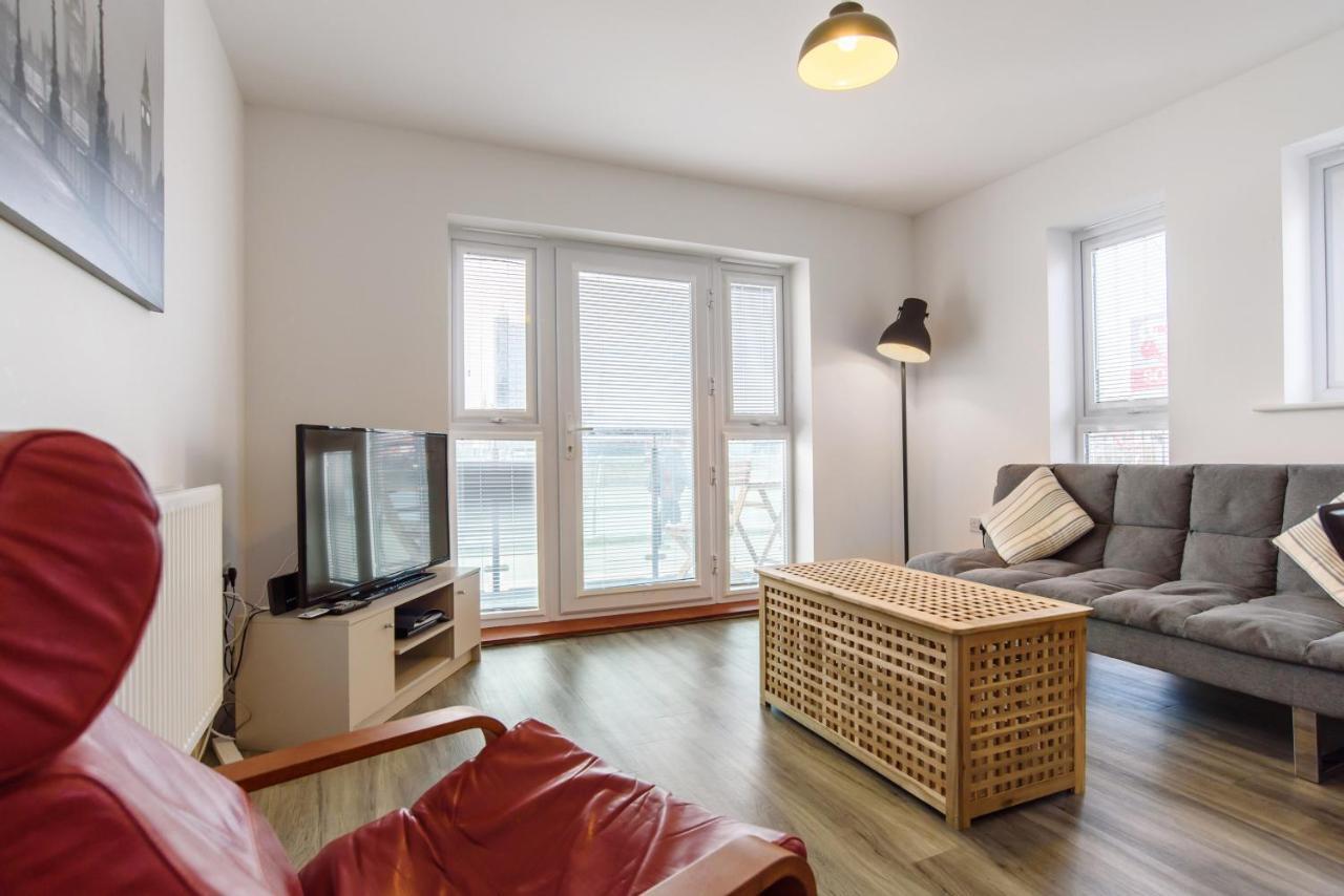 Raphael Retreat Apartment Нюпорт Екстериор снимка
