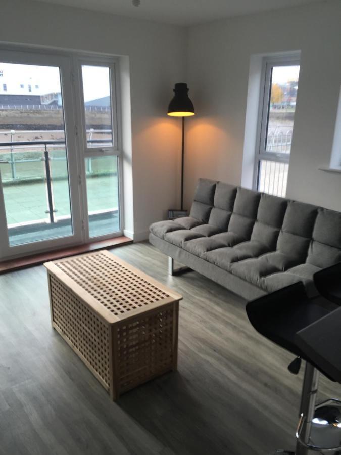 Raphael Retreat Apartment Нюпорт Екстериор снимка
